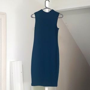 Sleeveless mockneck Turquoise cocktail dress